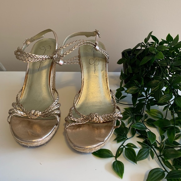 Extra 50% off! Gold Wedges - Picture 2 of 3